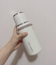 昀翕2025新款高顏值大容量不銹鋼保溫杯水杯男女生學(xué)生杯子泡茶水壺 白色600ml【帶把手蓋+茶隔+便攜提手】送隨機3D立體貼 600ml 曬單實(shí)拍圖