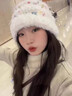 恬飾彩色小糖豆毛絨漁夫帽女2026年冬顯臉小百搭毛線(xiàn)帽保暖新年春節 彩虹糖果帽 曬單實(shí)拍圖