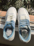 安踏板鞋男鞋運動(dòng)小白鞋2026年春季新款防潑耐磨低幫防滑休閑滑板鞋 小零感-象牙白/沙?；?42 曬單實(shí)拍圖