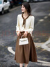 蘇醒的樂(lè )園冬季時(shí)尚小清新上衣復古中長(cháng)款A字裙減齡通勤兩件套裝 咖色 M 曬單實(shí)拍圖