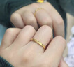 老鳳祥黃金戒指足金碎碎冰指環(huán)女新款純金手飾生日情人節禮物送女友老婆 足金戒指金重約0.7g【經(jīng)典品牌禮盒】 圈口9 曬單實(shí)拍圖