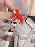 霧添花新年新品馬年滴油三色小馬駒胸針精致鑲鉆百搭動(dòng)物生肖駿馬別針女 金底紅 曬單實(shí)拍圖