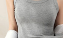 真維斯寬肩吊帶背心女士?jì)却钕募颈】钚奚韽椓ν笟獍俅畲虻咨郎弦?白色+灰色【兩件裝】 L 90-105斤 曬單實(shí)拍圖