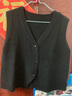 尚都比拉秋季疊搭背心V領(lǐng)弧形門(mén)襟單排扣短款無(wú)袖馬甲 曬單實(shí)拍圖