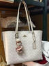 蔻馳（COACH）【品牌直供】托特大容量手提女包輕奢單肩包送女友生日新年禮物 冰川白CV967 IMXU5 曬單實(shí)拍圖