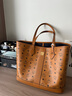 MCM【重磅新品】全新Visetos LIZ中號購物袋托特包女包通勤時(shí)尚 干邑色 中號 曬單實(shí)拍圖