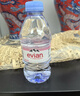 依云（evian）法國原裝進(jìn)口礦泉水 330ml*24瓶(軟瓶)飲用水新老包裝隨機發(fā)貨 曬單實(shí)拍圖