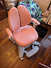 一棵檸檬兒童學(xué)習椅自動(dòng)追背矯正坐姿專(zhuān)用學(xué)生座椅家用書(shū)桌可升降寫(xiě)字椅子 自動(dòng)追背_粉色（腳踏+4D扶手） 曬單實(shí)拍圖