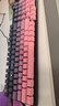 惠普（HP）GK100s有線(xiàn)機械鍵盤(pán) 漸變側刻透光鍵帽 99鍵全鍵熱插拔帶旋鈕 游戲辦公通用鍵盤(pán) 黑莓粉白光青軸 曬單實(shí)拍圖