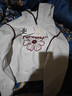 初語(yǔ)衛衣女2025秋季新款連帽撞色貝殼繡綠絨蒿字母寬松棉質(zhì)上衣 銀花灰 M 曬單實(shí)拍圖