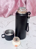 初聽(tīng)大容量保溫杯男款316不銹鋼大號水壺男士運動(dòng)便攜帶茶隔泡茶杯子 黑色800ML【雙層杯蓋+便攜提手】 曬單實(shí)拍圖