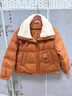 梵花秀（fanhuaxiu）小個(gè)子媽媽冬裝羽絨服短款貴夫人羊羔領(lǐng)上衣中老年人冬季外套女款 橙色 白鴨絨羽絨服 L 建議穿100-120斤 曬單實(shí)拍圖
