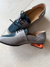 AJOY SAHU深口軟皮拼色綁帶鏤空花芯粗跟經(jīng)典百搭時(shí)尚復古女單鞋樂(lè )福牛津鞋 A202W021214 煙灰 38 曬單實(shí)拍圖
