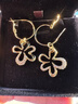 IDee  CREATIVE IDER FOR YOU法國IDee花朵耳環(huán)女金色時(shí)尚潮牌耳墜氣質(zhì)款耳飾禮物女友閨蜜 耳環(huán)一對 尺寸2*3.5cm 曬單實(shí)拍圖