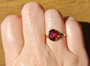 廷亮 0.9克拉鴿血紅紅寶石戒指18K金鑲嵌鉆石彩寶戒指 手寸留言(10至20號)現貨 曬單實(shí)拍圖