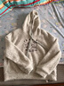 百圖（betu）冬季新款衛衣軟萌綿羊刺繡上衣時(shí)尚毛絨連帽衛衣女2512T17 豆綠色 S 曬單實(shí)拍圖
