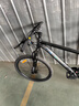 SYKEE山地自行車(chē)成人男款減震女士變速單車(chē)青少年學(xué)生越野油牒公路賽車(chē) 磨砂黑-鋁架-輻條輪-油牒 26寸【適合身高160-180CM】 24速【已投保太平洋質(zhì)量責任險】 曬單實(shí)拍圖