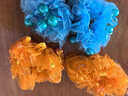 葉余新年兒童頭花發(fā)圈小女孩扎頭發(fā)橡皮筋不傷發(fā)花朵表演出盤(pán)發(fā)圈飾品 2個(gè)橘黃+2個(gè)藍色 曬單實(shí)拍圖