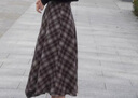衣香麗影松弛感磨毛格紋半身裙女冬裝新款寬松不規則中長(cháng)裙子 咖啡色 M 曬單實(shí)拍圖