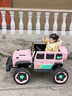 萌娃寶貝（PRETTY BABY）兒童電動(dòng)越野車(chē)可坐大人寶寶遙控汽車(chē)男女小孩四輪嬰幼充電玩具車(chē) 至尊粉色：四驅鐵齒電機+超威15A皮座+發(fā)光軟輪+全功能 曬單實(shí)拍圖