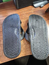 FOOTOPPO沙灘涼拖鞋男外穿潮流涼鞋戶(hù)外露趾防滑拖鞋男士夏季大學(xué)生浴室拖 曬單實(shí)拍圖