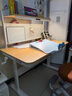 七色花兒童學(xué)習桌家用書(shū)桌小學(xué)生寫(xiě)字桌護眼燈桌可升降實(shí)木桌椅套裝 靈智plus+護眼燈+書(shū)架【香杉木】 曬單實(shí)拍圖