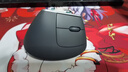 羅技（Logitech） 大師系列 MX Vertical 企業(yè)級無(wú)線(xiàn)藍牙鼠標LIFT商務(wù)辦公鼠標人體工學(xué)垂直鼠標 Vertical黑灰色 曬單實(shí)拍圖