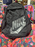 耐克（NIKE）官方艦店男包女包 新款運動(dòng)包戶(hù)外旅行背包休閑包學(xué)生書(shū)包雙肩包 黑色經(jīng)典款/尺寸47*30*16cm MISC 曬單實(shí)拍圖