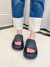 QYCKABY踩屎感拖鞋男款室內家居2026新款浴室防滑防臭eva按摩涼拖鞋男士 黑色【厚底款】 42-43 標準碼 曬單實(shí)拍圖