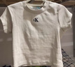 Calvin KleinJeans25夏季女士活力少女感休閑ck刺繡時(shí)尚辣妹正肩羅紋短袖T恤 曬單實(shí)拍圖