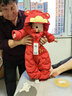 巴拉巴拉嬰兒連體衣羽絨服寶寶男童女童2025新款冬裝外出哈衣爬服造型拜年 紅色小財神-白鴨絨 90 cm-充絨量99g 曬單實(shí)拍圖