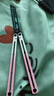 YY夜光鋼海妖蝴蝶刀【桔梗balisong】新手入門(mén)玩具訓練安全未開(kāi)刃 白粉漸變-帶夜光配重 曬單實(shí)拍圖