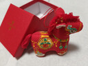 tengchanshu2026年馬年刺繡香囊掛飾國潮掛件立體小馬香包玩偶擺件馬年禮品 靈駒賜?！t色（含掛脖繩+小禮盒） 禮盒裝+艾粉包 曬單實(shí)拍圖