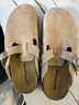 ARTICLE NO.【辛芷蕾同款】勃肯拖鞋包頭半拖鞋軟底厚百搭輕復古牛皮鞋情侶款 沙丘米褐 建議正碼正拍 43 曬單實(shí)拍圖