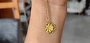 周六福牡丹花黃金項鏈足金999吊墜生日禮物計價(jià)AC062228 約5.38g 42+2cm 曬單實(shí)拍圖