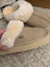 UGG春季女士經(jīng)典舒適厚底毛拖包頭休閑懶人毛毛鞋勃肯鞋 1122550 SAN | 沙色 38 尺碼偏小，建議拍大一碼 曬單實(shí)拍圖