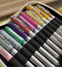 掌握（GRASP）直液式丙烯馬克筆軟頭80色可水洗不易透色高覆蓋大容量?jì)和?huà)筆水彩筆男女孩生日禮物高端布袋美育 曬單實(shí)拍圖