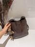 CADUNI KAISER包包女包牛皮新款水桶包時(shí)尚高端單肩包生日禮物高級感送女友老婆 【咖啡色】實(shí)用走心 品牌大容量通勤休閑斜挎包 曬單實(shí)拍圖