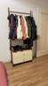 景繡神州白蠟木衣架落地立式臥室專(zhuān)用掛衣架床頭柜衣帽架落地置物架 胡桃色80cm H78超纖皮 曬單實(shí)拍圖