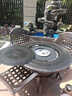 尚倫戶(hù)外燒烤桌椅家庭聚會(huì )大型室外庭院電烤炭烤鐵藝烤桌鑄鋁圓桌子 6椅+120CM雕刻碳烤圓桌 曬單實(shí)拍圖