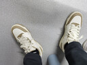 特步（XTEP）【門(mén)店同款】新暉板鞋男24冬季新款小白鞋皮面耐磨 蜜茶棕/余白灰 41 曬單實(shí)拍圖