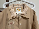 兩三事梵高文藝無(wú)聲漫游2026春新款手鉤花拼接雙層領(lǐng)繡花綁帶外套 卡其色 S 曬單實(shí)拍圖