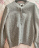 優(yōu)衣庫合作款/女裝羊毛混紡圓領(lǐng)針織開(kāi)衫/毛衣480025 02 淺灰色 M /160/84A 曬單實(shí)拍圖