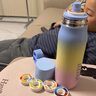 Joyfit玩味瓶大容量手提吸管水杯玩味氣味香環(huán)兒童無(wú)糖男女生禮盒 黃藍漸變550ml保溫杯+5味環(huán)【禮盒裝】 曬單實(shí)拍圖