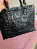 ANYSMIC奢侈品牌包包女款大容量包包輕奢小眾感字母壓花單肩手提包 黑色【專(zhuān)屬禮盒包裝】 曬單實(shí)拍圖