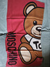 莫斯奇諾（MOSCHINO）男女通用泰迪熊圖案流蘇圍巾03317 M2525 001紅色 TU 曬單實(shí)拍圖
