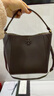 Tory Burch 湯麗柏琦【季末禮遇】MCGRAW小號單肩變形水桶包女包TB 158500 深棕色 202 OS 曬單實(shí)拍圖