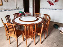 尚沫新中式實(shí)木餐桌帶巖板轉盤(pán)圓桌XR-人字腳 1.6米一桌八椅(帶轉盤(pán)) 曬單實(shí)拍圖