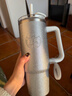 星巴克（Starbucks）杯子 雪耀奇境系列 高顏值桌面水杯大容量便攜隨行杯 男女士送禮 銀色款雙飲口不銹鋼杯900ml 曬單實(shí)拍圖