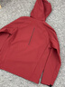 DESCENTE迪桑特TRAINING系列綜訓運動(dòng)健身男士防潑水加絨梭織上衣 DR-深紅色 M (170/92A) 曬單實(shí)拍圖